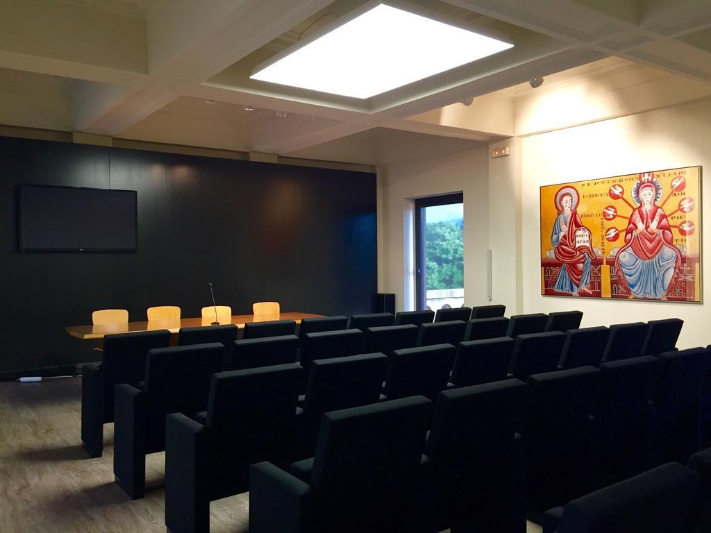 Seminari Allotjaments Vic Bagian luar foto
